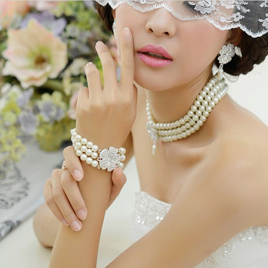 Pearl and Diamond Clover Bridal Jewelry Set (3 Pieces)