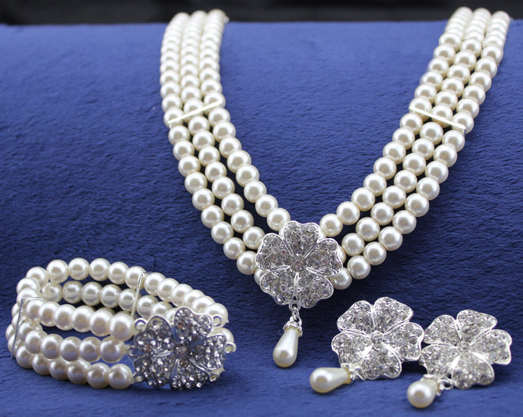 Pearl and Diamond Clover Bridal Jewelry Set (3 Pieces)