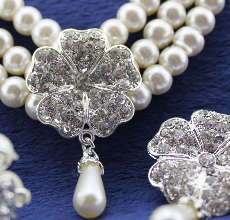 Pearl and Diamond Clover Bridal Jewelry Set (3 Pieces)